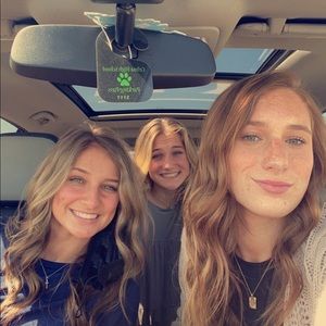 Meet your Posher, Evie